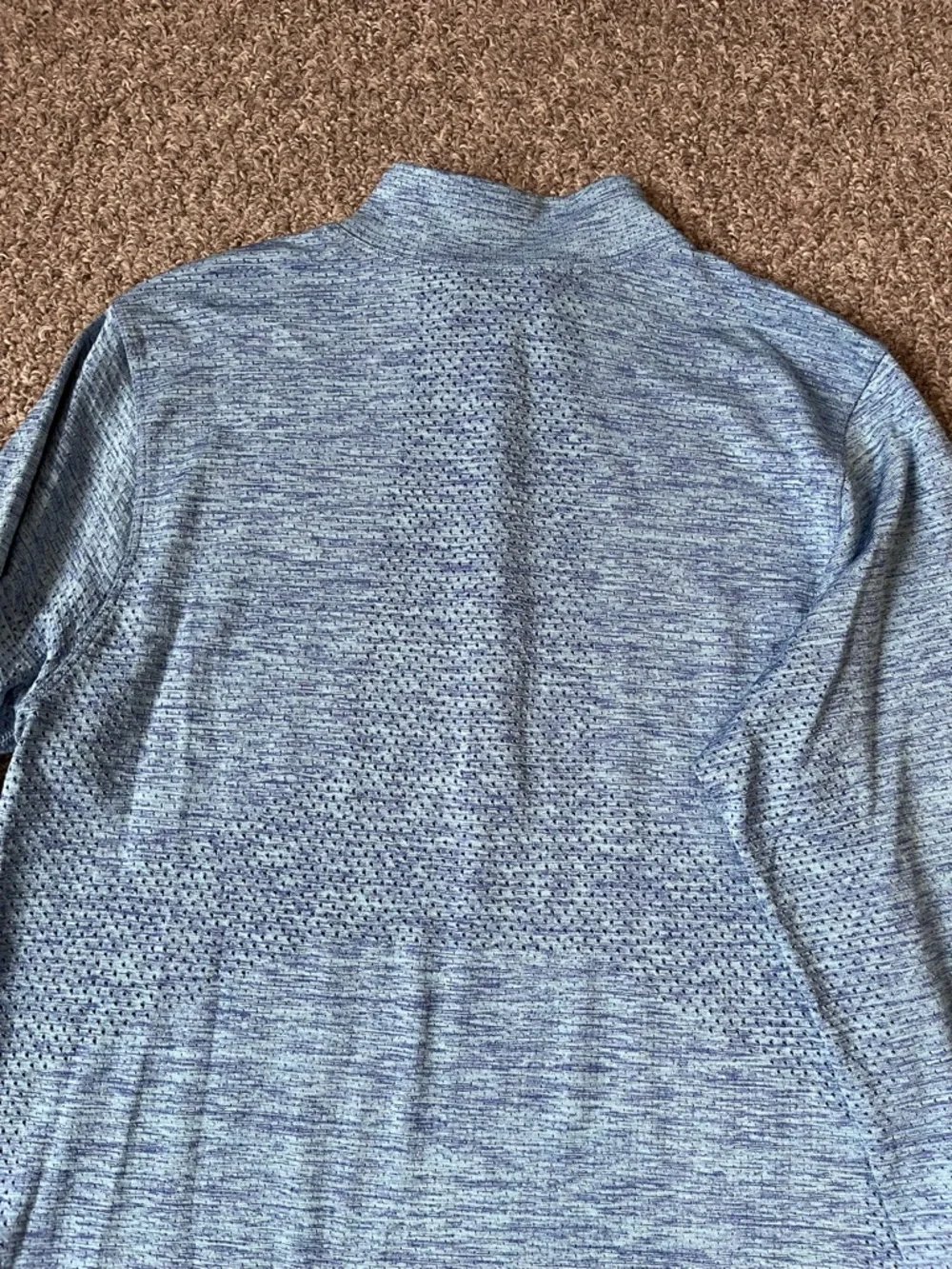 Lululemon 1/4 Zip Metal Vent size Small - Picture 3 of 3